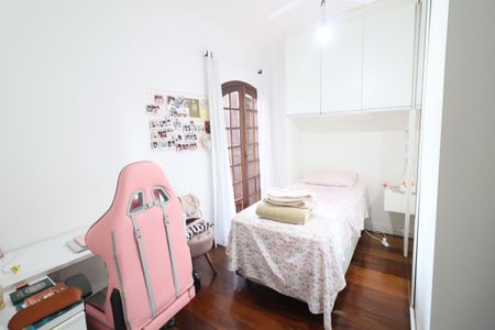 Casa à venda com 125m², 3 quartos e 2 vagasQuarto 2