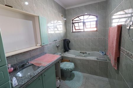 Casa à venda com 125m², 3 quartos e 2 vagasBanheiro da Suíte 