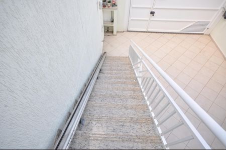 Casa à venda com 200m², 3 quartos e 4 vagasEscada de acesso