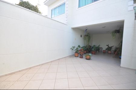 Casa à venda com 200m², 3 quartos e 4 vagasGaragem