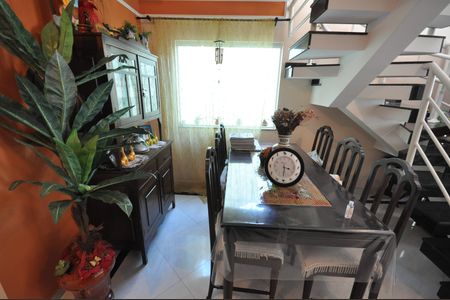 Casa à venda com 200m², 3 quartos e 4 vagasSala