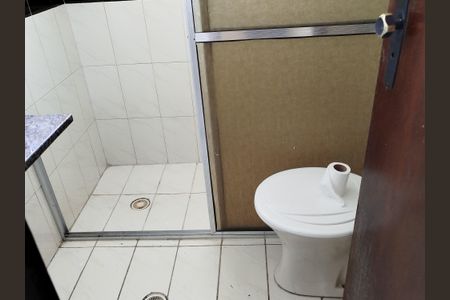 Casa à venda com 100m², 3 quartos e 2 vagas Casa à venda com 100m², 3 quartos e 2 vagasBanheiro