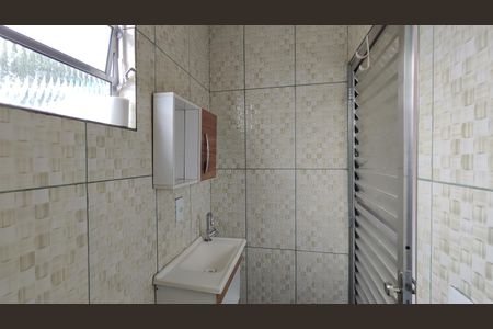Banheiro da Suíte de casa para alugar com 1 quarto, 55m² em Parque Sao Francisco, Ferraz de Vasconcelos