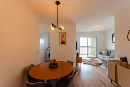 Apartamento à venda com 72m², 3 quartos e 2 vagas Apartamento à venda com 72m², 3 quartos e 2 vagasSala de jantar
