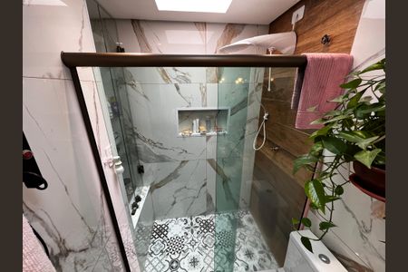 Casa à venda com 150m², 3 quartos e 2 vagas Casa à venda com 150m², 3 quartos e 2 vagasBanheiro