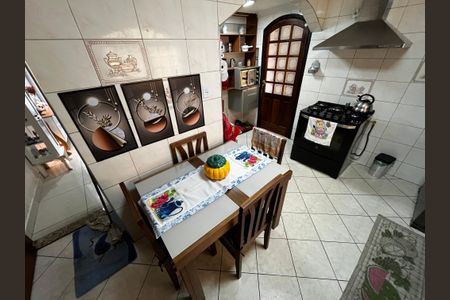Casa à venda com 150m², 3 quartos e 2 vagas Casa à venda com 150m², 3 quartos e 2 vagasCozinha