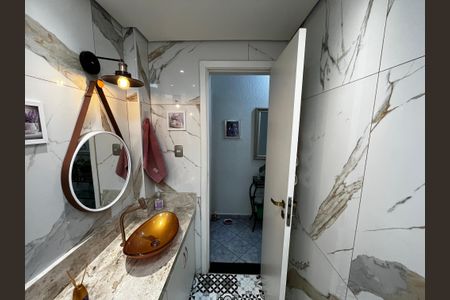 Casa à venda com 150m², 3 quartos e 2 vagas Casa à venda com 150m², 3 quartos e 2 vagasBanheiro