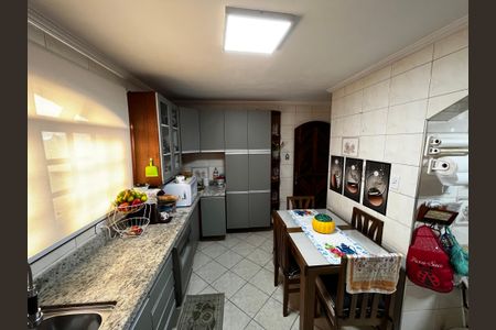 Casa à venda com 150m², 3 quartos e 2 vagas Casa à venda com 150m², 3 quartos e 2 vagasCozinha