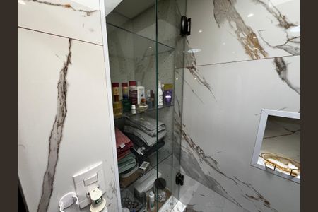Casa à venda com 150m², 3 quartos e 2 vagas Casa à venda com 150m², 3 quartos e 2 vagasBanheiro