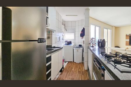 Apartamento à venda com 74m², 2 quartos e 1 vagaCozinha e área de serviço