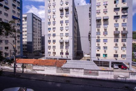 Vista da Sala de apartamento para alugar com 2 quartos, 72m² em Brasilândia, São Gonçalo