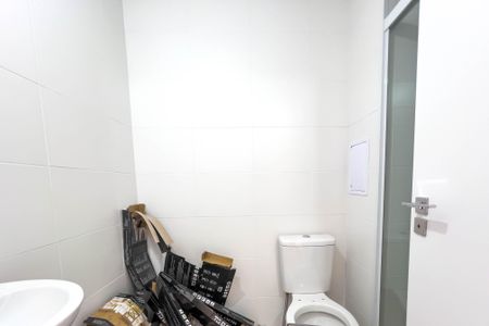 Banheiro de kitnet/studio para alugar com 1 quarto, 24m² em Vila Mariana, São Paulo