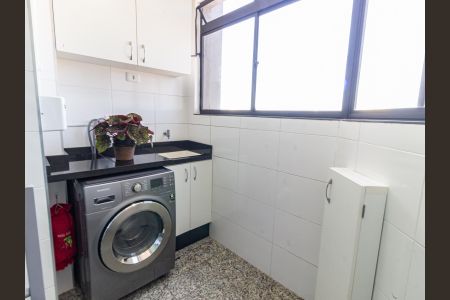 Apartamento à venda com 160m², 3 quartos e 3 vagas Apartamento à venda com 160m², 3 quartos e 3 vagasÁrea de Serviço