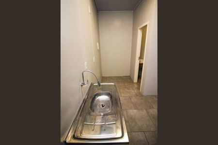 Cozinha de casa de condomínio para alugar com 1 quarto, 18m² em Azenha, Porto Alegre