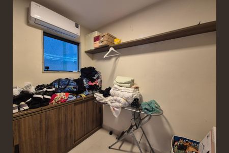 Casa de condomínio à venda com 426m², 5 quartos e 2 vagas Casa de condomínio à venda com 426m², 5 quartos e 2 vagasQuarto de Serviço