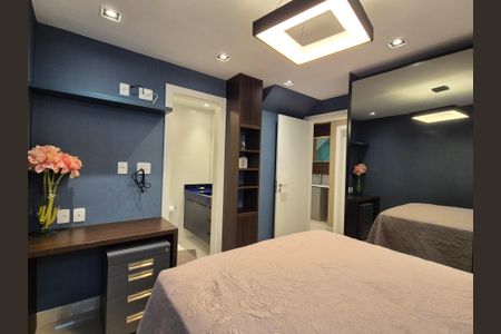 Casa de condomínio à venda com 426m², 5 quartos e 2 vagas Casa de condomínio à venda com 426m², 5 quartos e 2 vagasSuíte 2