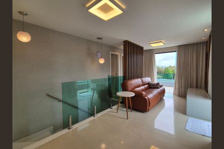 Casa de condomínio à venda com 426m², 5 quartos e 2 vagas Casa de condomínio à venda com 426m², 5 quartos e 2 vagasSala 2