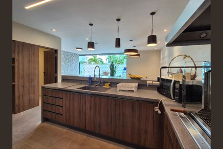 Casa de condomínio à venda com 426m², 5 quartos e 2 vagas Casa de condomínio à venda com 426m², 5 quartos e 2 vagasÁrea gourmet