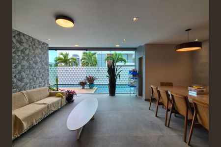 Casa de condomínio à venda com 426m², 5 quartos e 2 vagas Casa de condomínio à venda com 426m², 5 quartos e 2 vagasÁrea gourmet