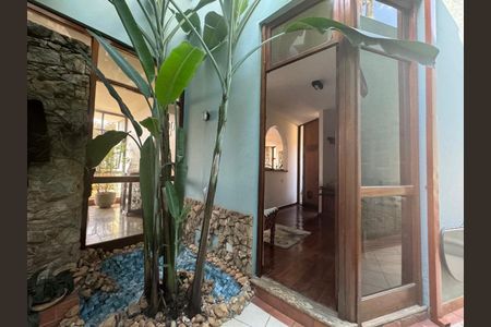 Casa à venda com 367m², 4 quartos e 5 vagas Casa à venda com 367m², 4 quartos e 5 vagasFoto 28