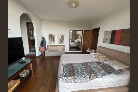 Casa à venda com 367m², 4 quartos e 5 vagas Casa à venda com 367m², 4 quartos e 5 vagasFoto 06
