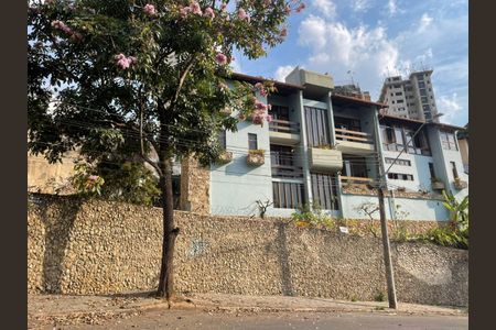 Casa à venda com 367m², 4 quartos e 5 vagas Casa à venda com 367m², 4 quartos e 5 vagasFoto 31