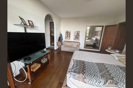 Casa à venda com 367m², 4 quartos e 5 vagas Casa à venda com 367m², 4 quartos e 5 vagasFoto 08