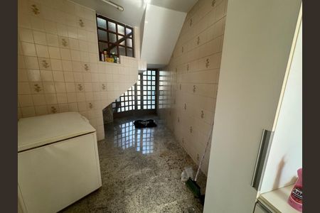 Casa à venda com 367m², 4 quartos e 5 vagas Casa à venda com 367m², 4 quartos e 5 vagasFoto 01