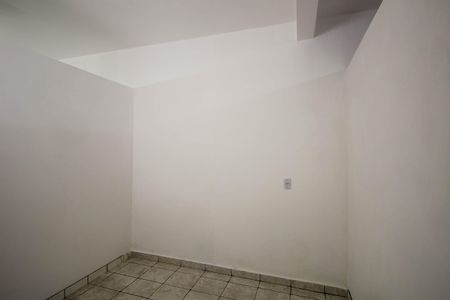 Quarto 1 de casa para alugar com 2 quartos, 50m² em Jardim Santa Adelia, São Paulo
