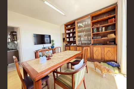 Apartamento à venda com 142m², 4 quartos e 2 vagas Apartamento à venda com 142m², 4 quartos e 2 vagasSala de Jantar