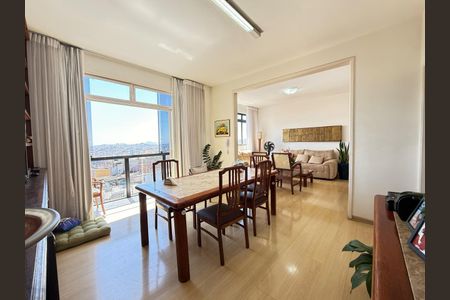 Apartamento à venda com 142m², 4 quartos e 2 vagas Apartamento à venda com 142m², 4 quartos e 2 vagasSala de Jantar