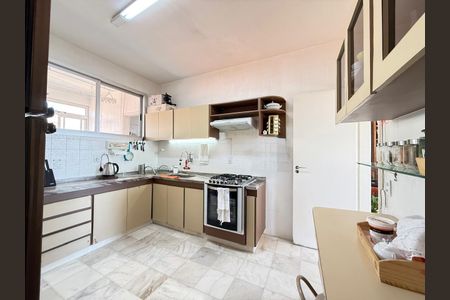 Apartamento à venda com 142m², 4 quartos e 2 vagas Apartamento à venda com 142m², 4 quartos e 2 vagasCozinha