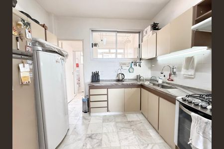 Apartamento à venda com 142m², 4 quartos e 2 vagas Apartamento à venda com 142m², 4 quartos e 2 vagasCozinha