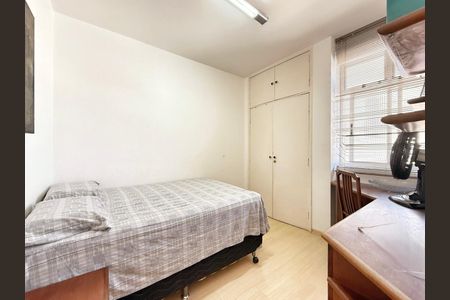Apartamento à venda com 142m², 4 quartos e 2 vagas Apartamento à venda com 142m², 4 quartos e 2 vagasQuarto 3