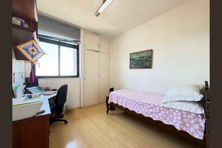 Apartamento à venda com 142m², 4 quartos e 2 vagas Apartamento à venda com 142m², 4 quartos e 2 vagasQuarto 2