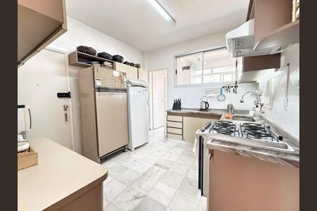 Apartamento à venda com 142m², 4 quartos e 2 vagas Apartamento à venda com 142m², 4 quartos e 2 vagasCozinha