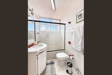 Apartamento à venda com 142m², 4 quartos e 2 vagas Apartamento à venda com 142m², 4 quartos e 2 vagasBanheiro