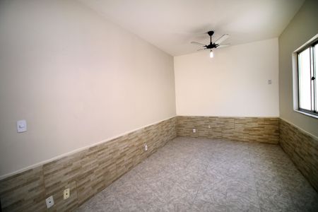 Casa à venda com 93m², 2 quartos e 1 vagaSala