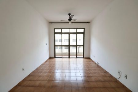 Sala de apartamento para alugar com 3 quartos, 95m² em Jardim Las Palmas, Guarujá