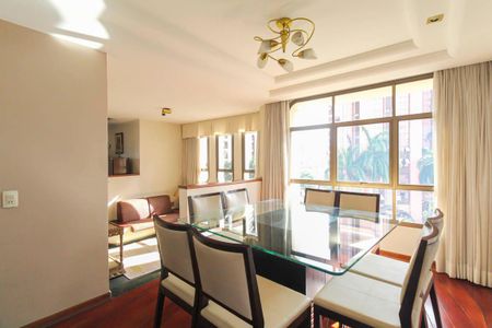 Apartamento à venda com 257m², 4 quartos e 4 vagas Apartamento à venda com 257m², 4 quartos e 4 vagasSala 3
