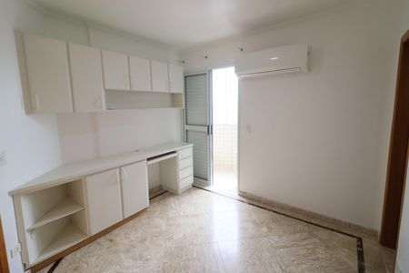 Apartamento à venda com 321m², 4 quartos e 5 vagasSuíte 2
