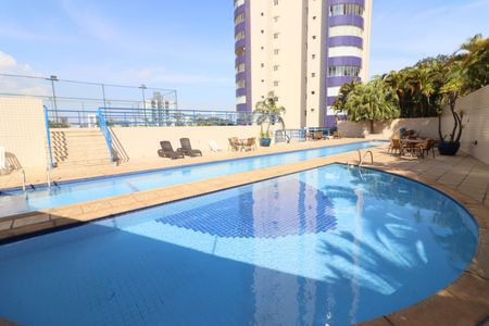 Apartamento à venda com 321m², 4 quartos e 5 vagasÁrea comum - Piscina