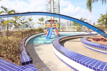 Apartamento à venda com 321m², 4 quartos e 5 vagasÁrea comum - Playground