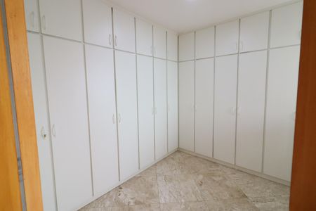 Apartamento à venda com 321m², 4 quartos e 5 vagasQuarto 4
