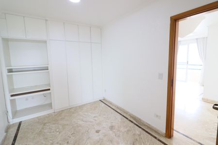 Apartamento à venda com 321m², 4 quartos e 5 vagasSuíte 3