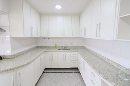 Apartamento à venda com 321m², 4 quartos e 5 vagasCozinha