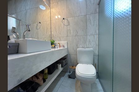 Casa à venda com 176m², 3 quartos e 4 vagas Casa à venda com 176m², 3 quartos e 4 vagasBanheiro