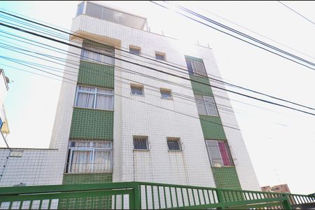 Apartamento à venda com 70m², 2 quartos e 1 vaga Apartamento à venda com 70m², 2 quartos e 1 vagaFachada
