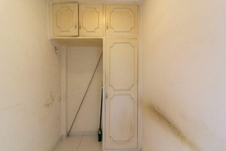 Apartamento à venda com 93m², 2 quartos e 2 vagas Apartamento à venda com 93m², 2 quartos e 2 vagasQuarto de Serviço