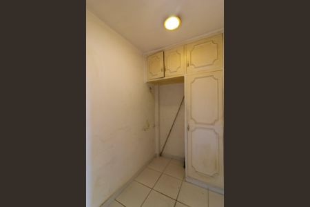 Apartamento à venda com 93m², 2 quartos e 2 vagas Apartamento à venda com 93m², 2 quartos e 2 vagasQuarto de Serviço